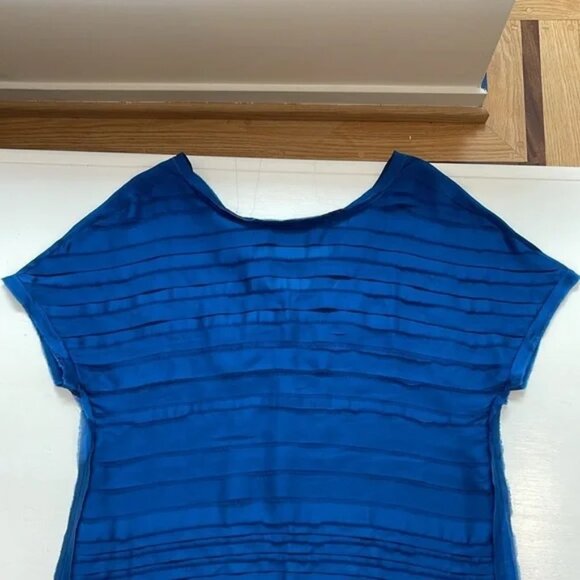 Vintage top blue silk layered with low v-back Medium - Picture 4 of 4